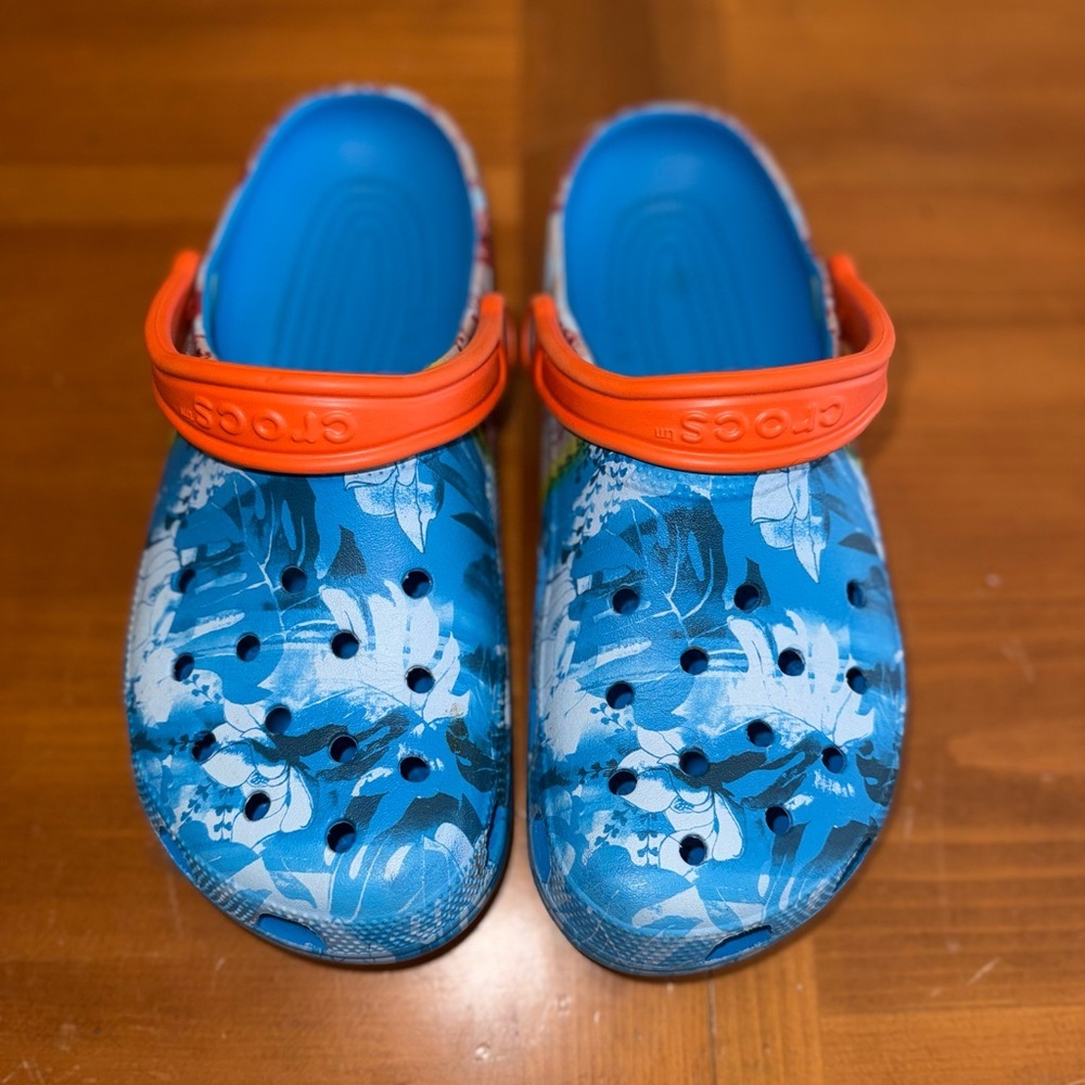 Crocs Baya Seasonal Print Clog Shoes Womens 12 Men 10 Multi Color Slip On’s